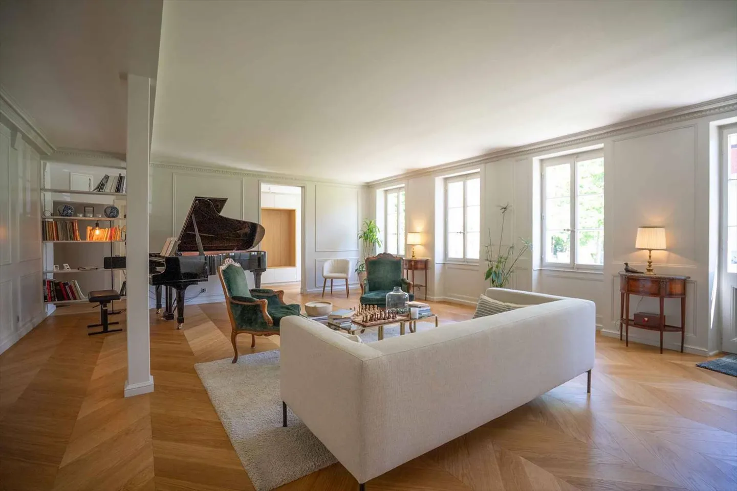 Exklusiv - Außergewöhnliches Herrenhaus mit Potenzial für fünf Wohnungen - Foto 4 von 13