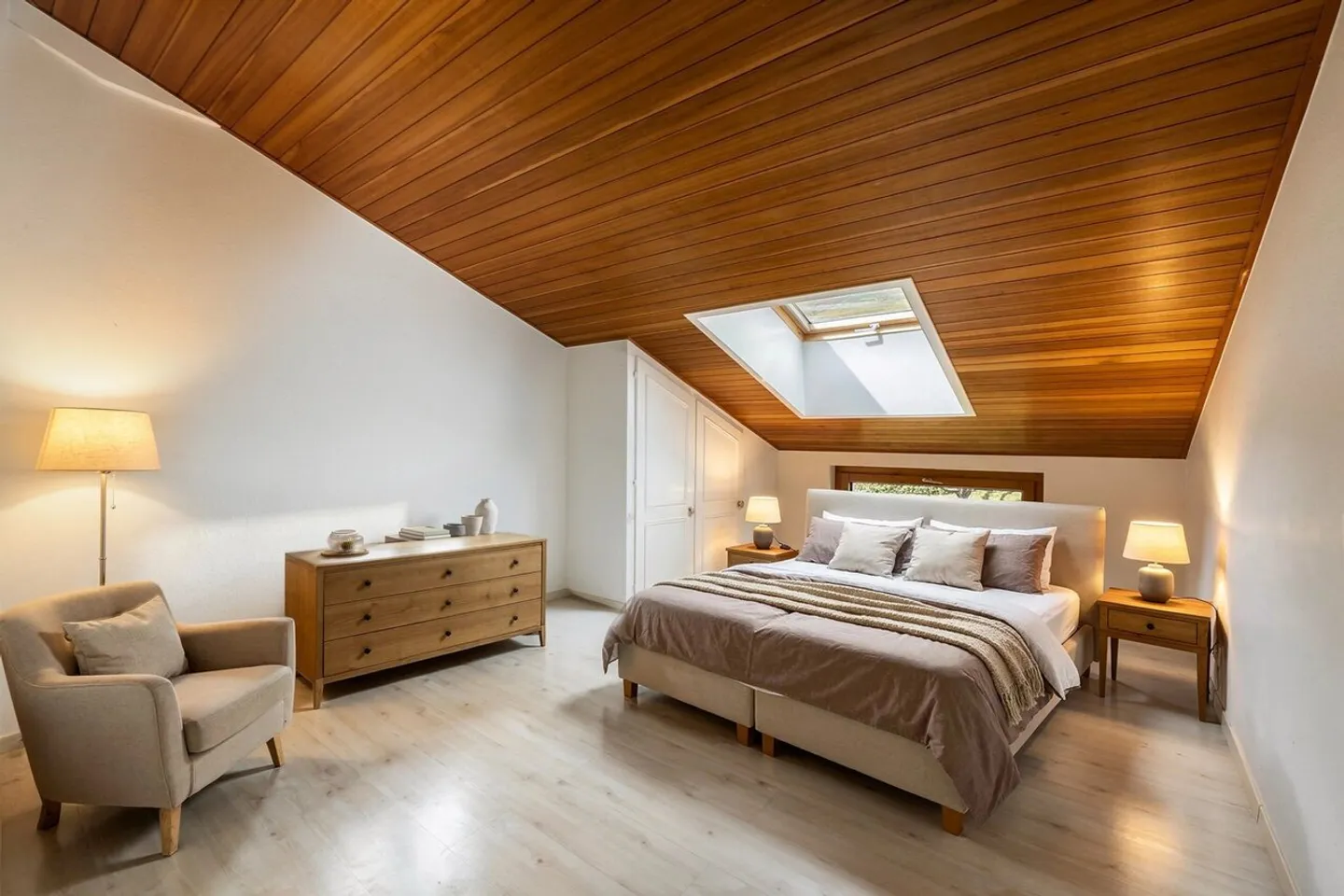 Große und charmante 3,5 Zimmer im obersten Stock - Foto 9 von 13