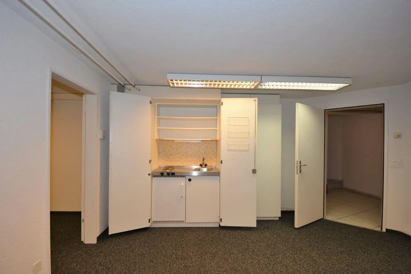 Commercial Space (40m2) | Spacious | Room for Creativity - Photo 6 of 8