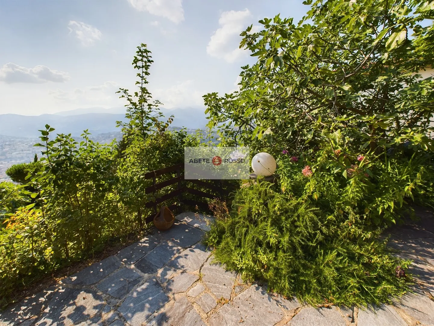 Vue sur le lac pour s'émerveiller, TERRASSE pour se détendre dans la nature (AUSSI POUR LES VACANCES). - Photo 16 sur 22