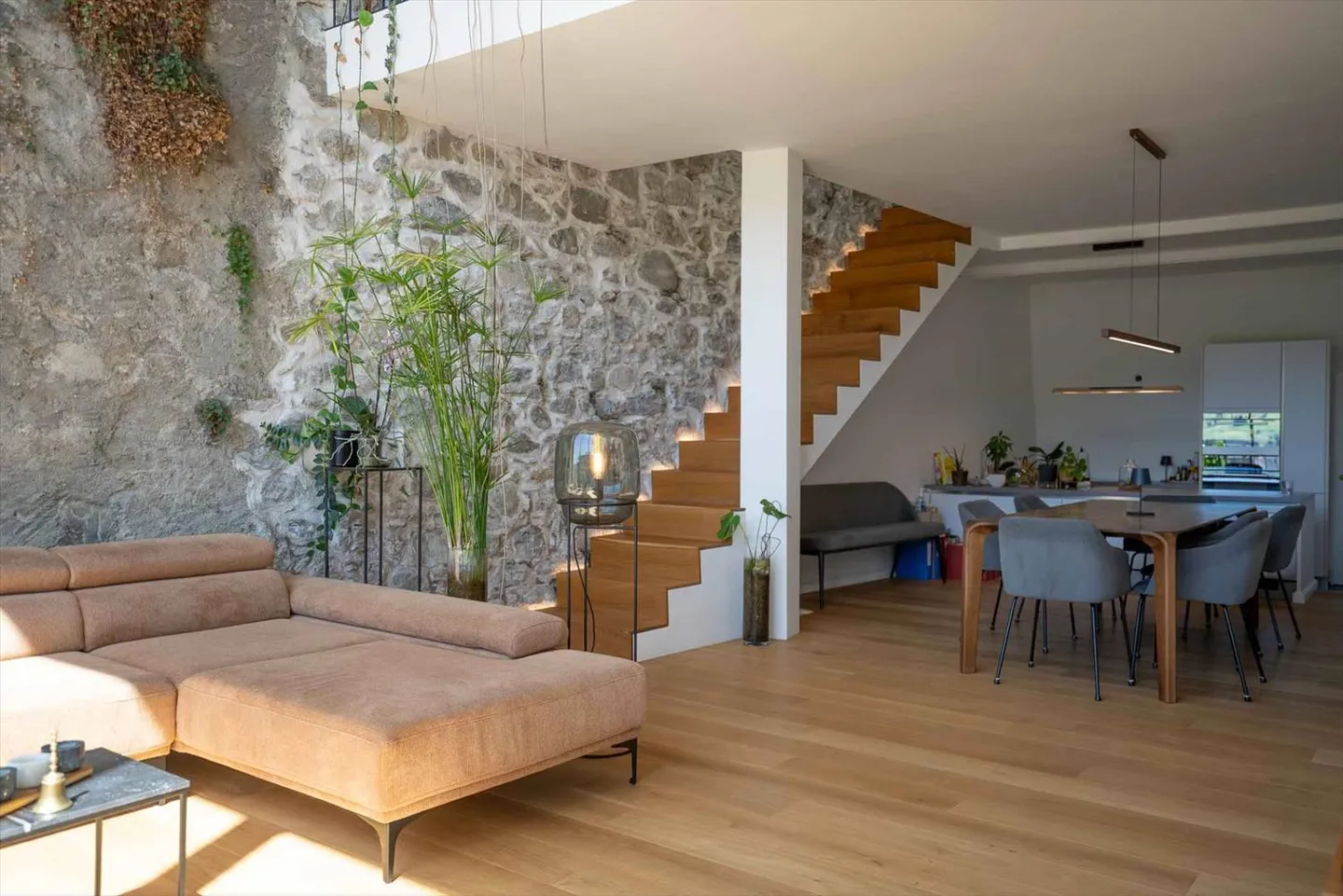 Exklusiv - Außergewöhnliches Herrenhaus mit Potenzial für fünf Wohnungen - Foto 8 von 13