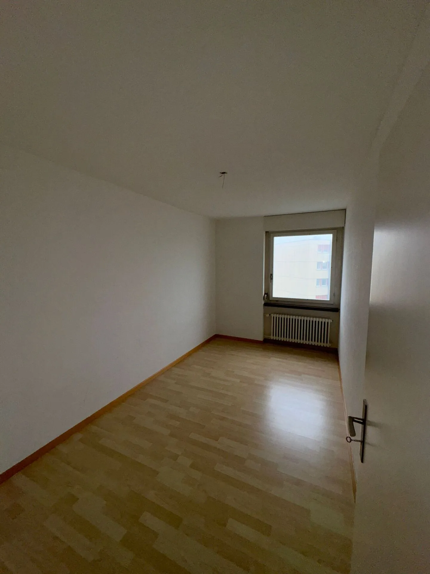 Appartement spacieux de 3,5 pièces avec belle vue - Photo 4 sur 8