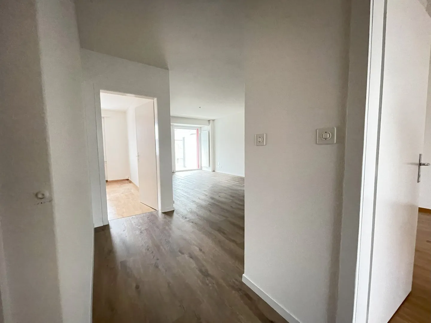 Soleggiato appartamento di 3 locali a Ostermundigen - Foto 3 di 4