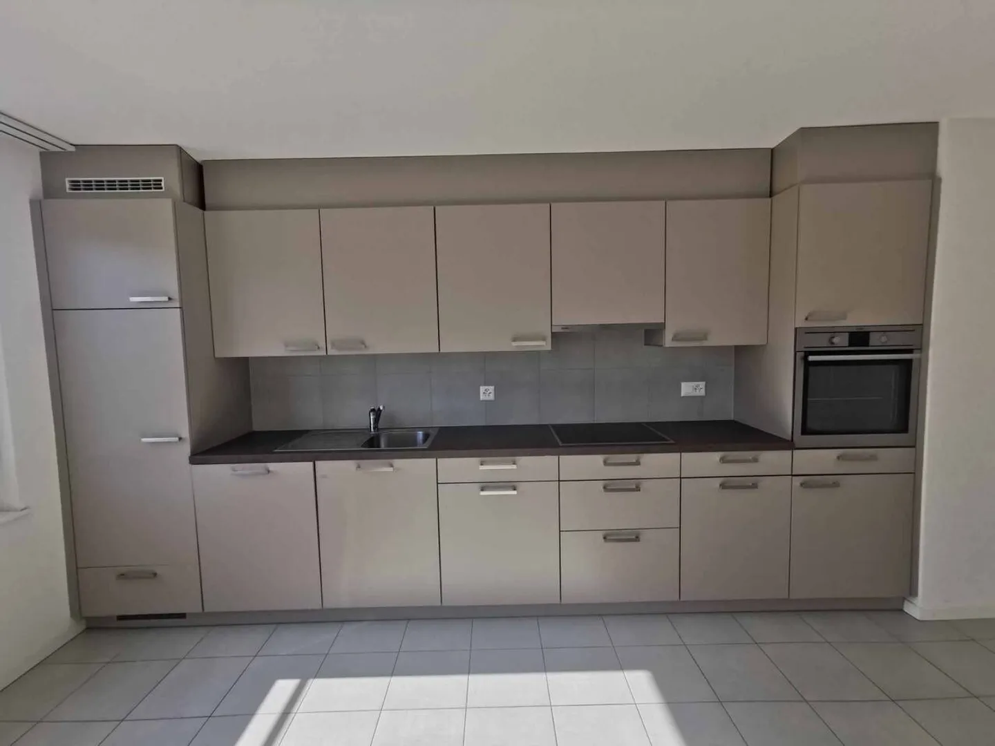 Wunderschöne 3,5-Zimmer-Wohnung mit Balkon, neben dem CFF-Bahnhof, vermietet verkauft - Foto 4 von 8