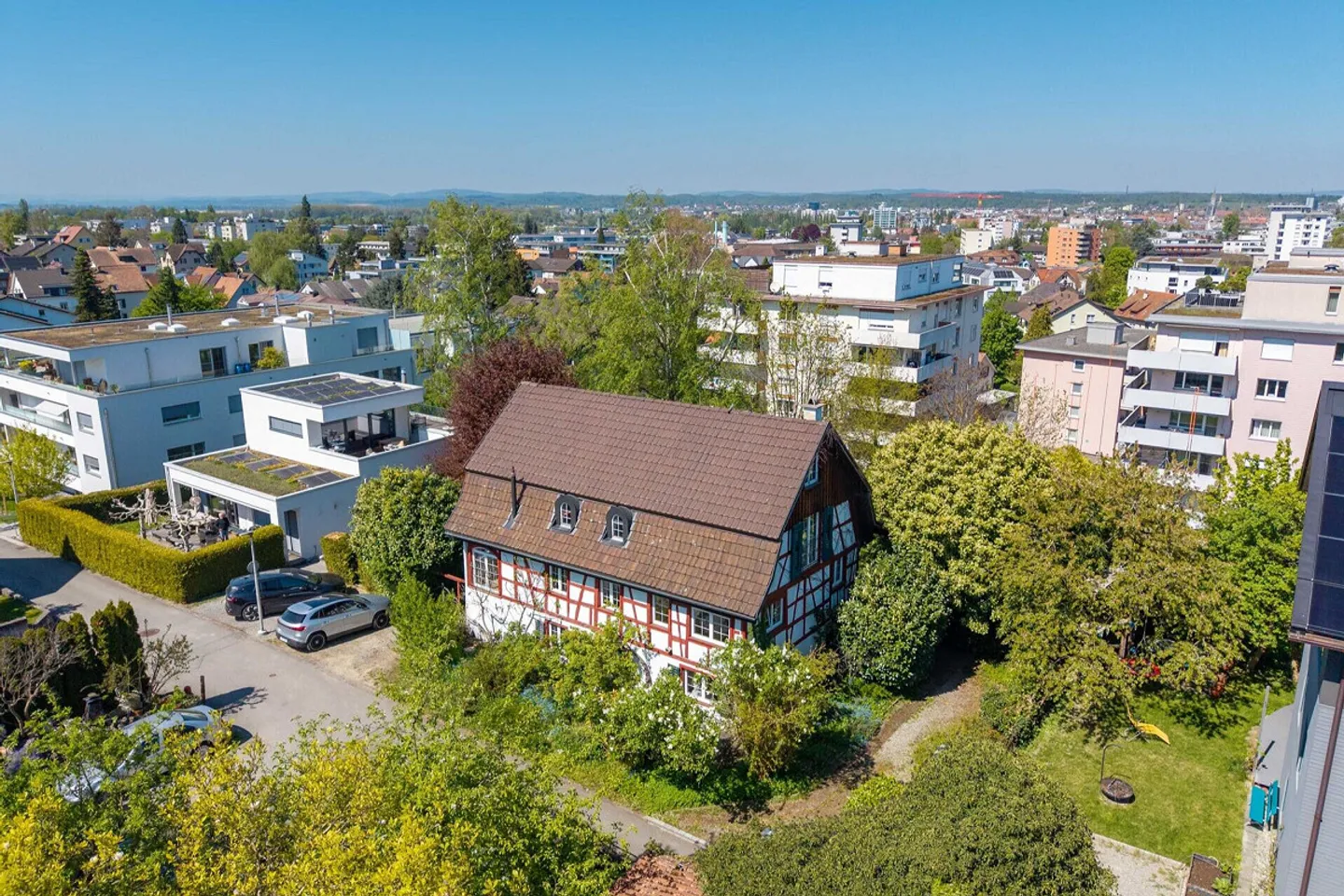 Historisches Fachwerkhaus kernsaniert mit Einliegerwohnung und Ausb... - Photo 1 of 5