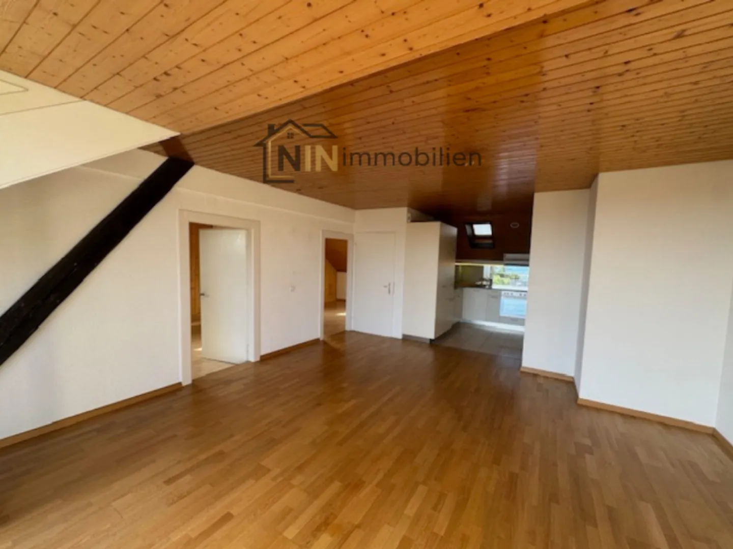 Apartment for rent - Photo 4 of 8