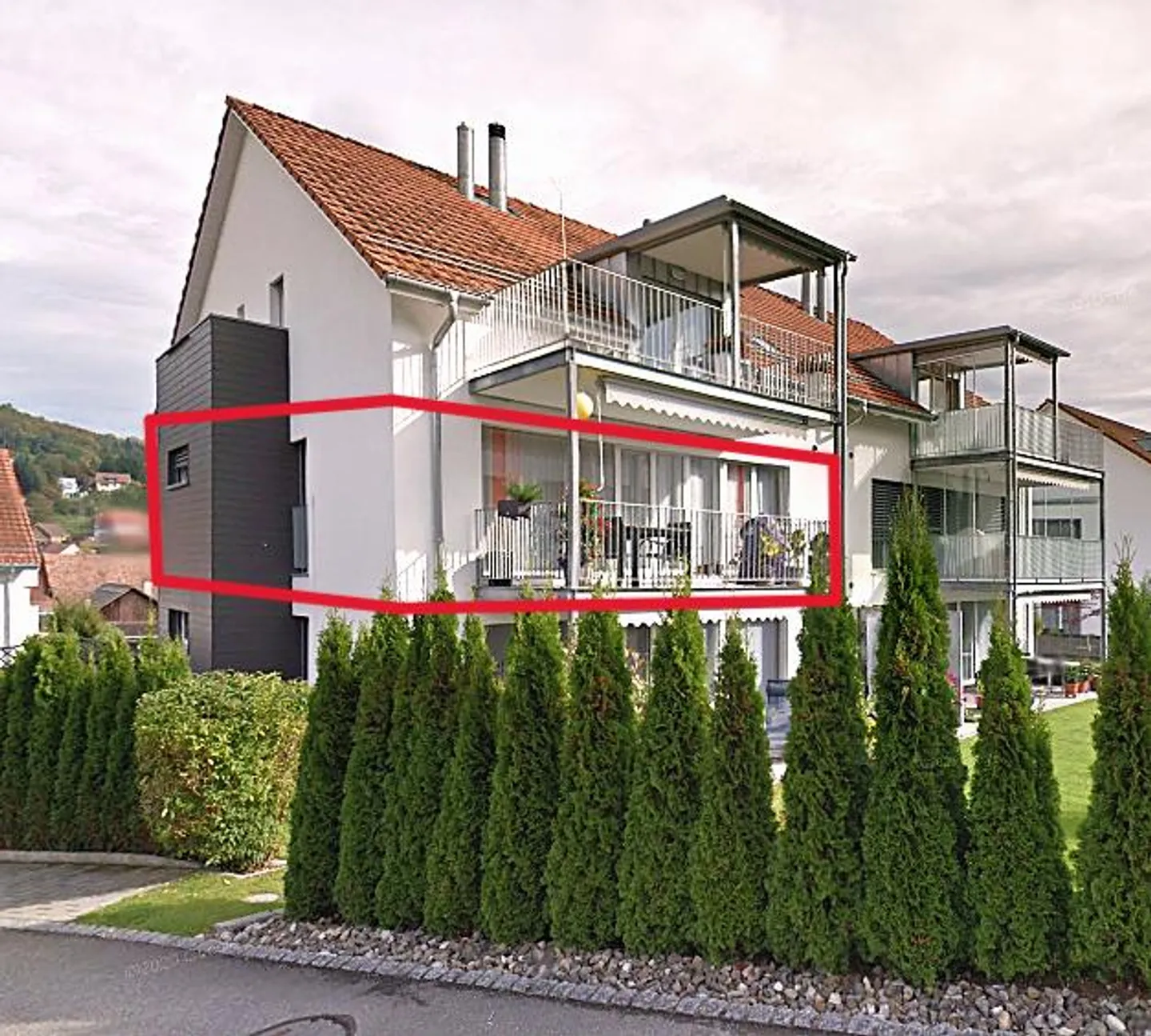 Grosszügige 3 1/2 Zimmer Wohnung im Eigentumsstandard - Foto 1 von 8