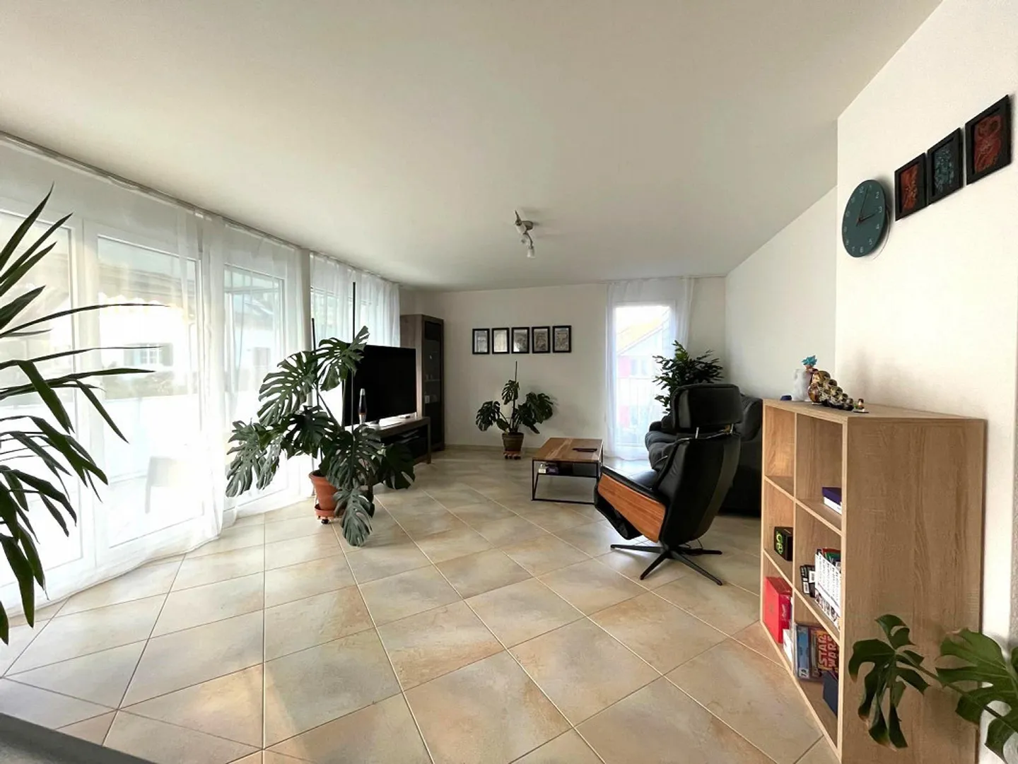 Grosszügige 3 1/2 Zimmer Wohnung im Eigentumsstandard - Foto 2 von 8