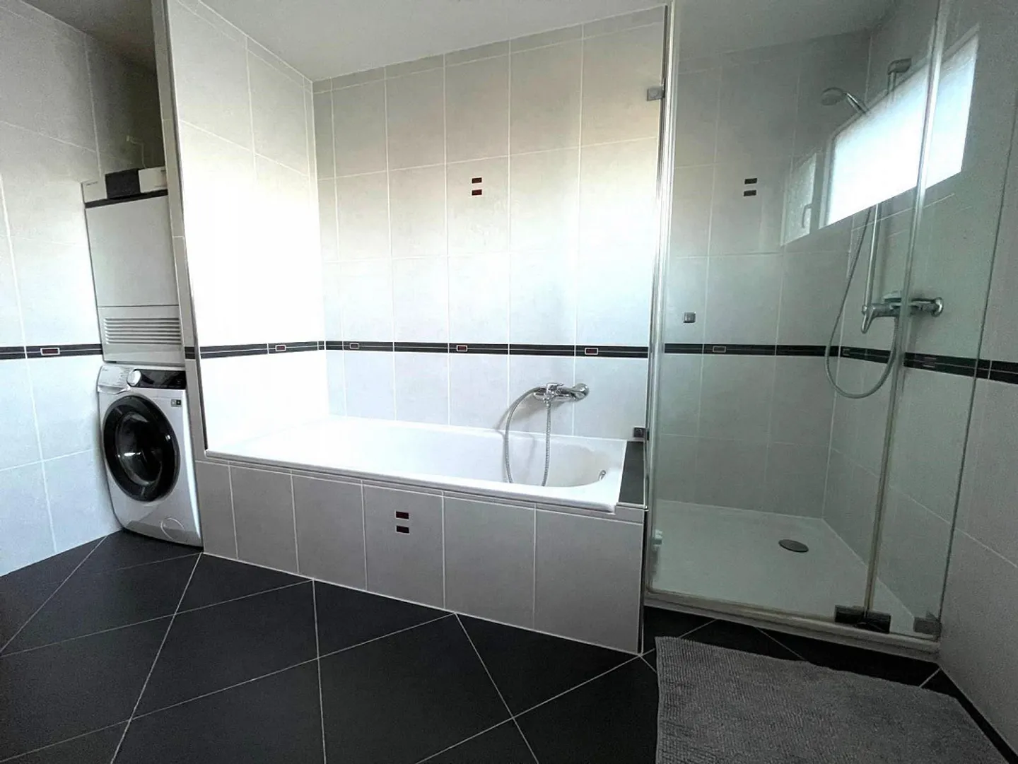 Grosszügige 3 1/2 Zimmer Wohnung im Eigentumsstandard - Foto 7 von 8