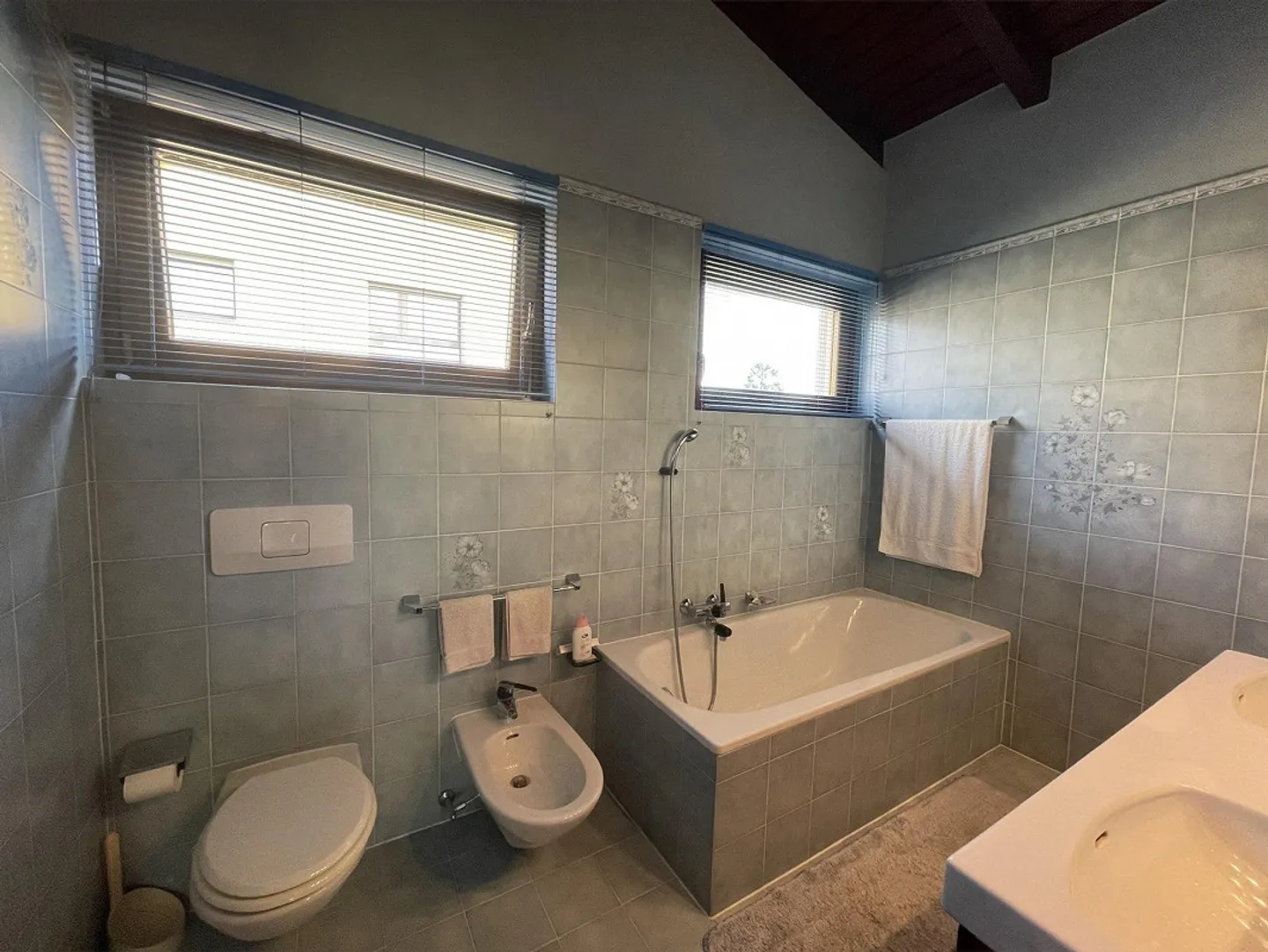 WONDERFUL 4.5 ROOM SINGLE FAMILY HOUSE WITH WELL-MAINTAINED GARDEN - Photo 9 of 10