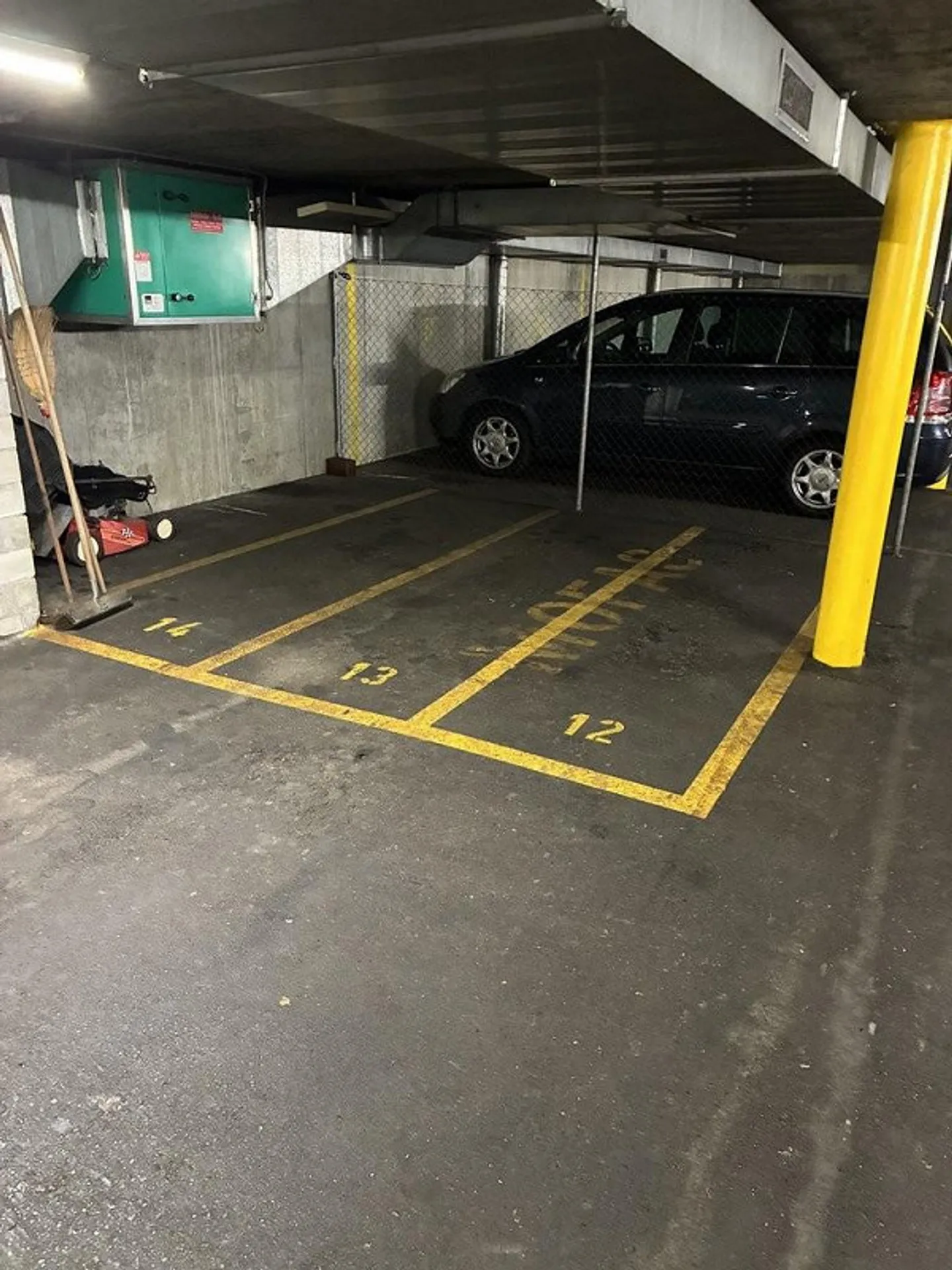 Motorcycle parking space for rent in Lyss - Photo 1 of 3