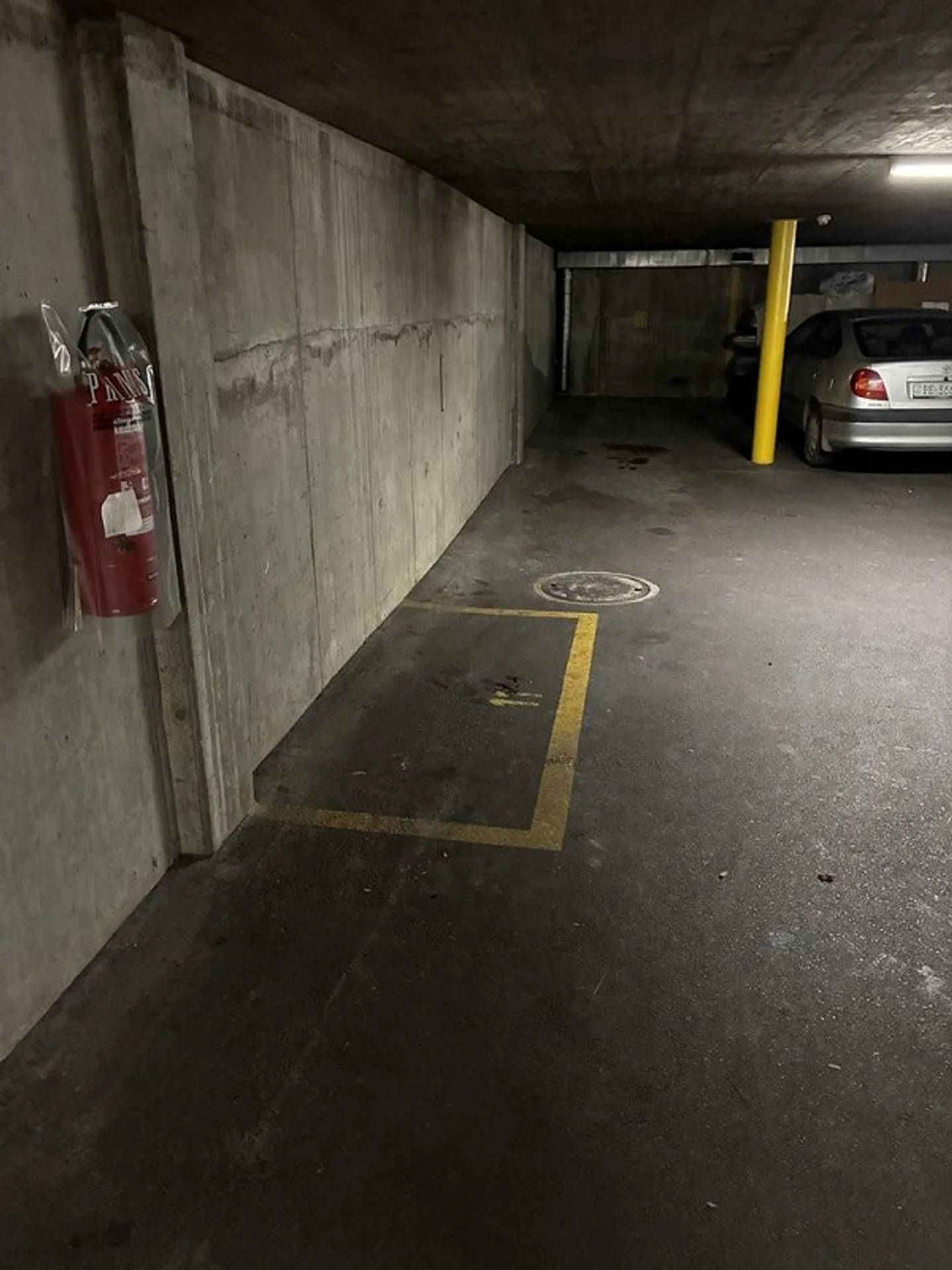 Motorcycle parking space for rent in Lyss - Photo 2 of 3