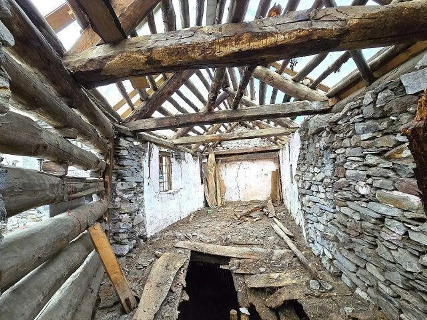 3 Rustici zum Ausbauen mit kleinem Grundstück sehr ruhig und sonnig - Foto 7 von 13