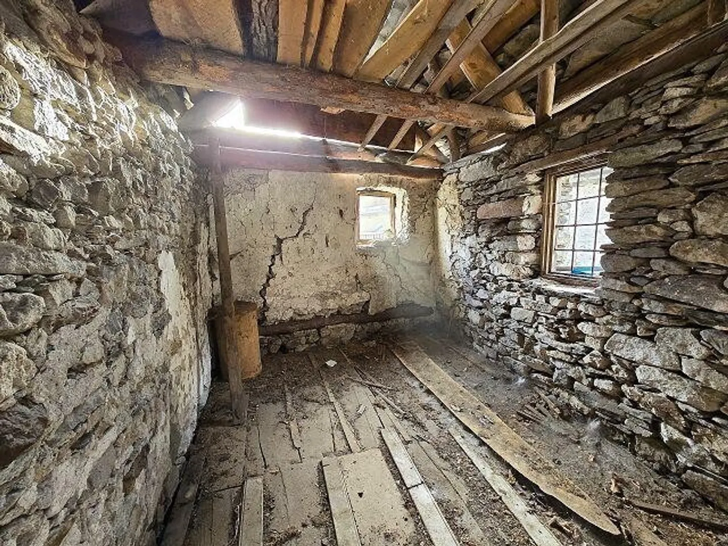 3 Rustici zum Ausbauen mit kleinem Grundstück sehr ruhig und sonnig - Foto 10 von 13