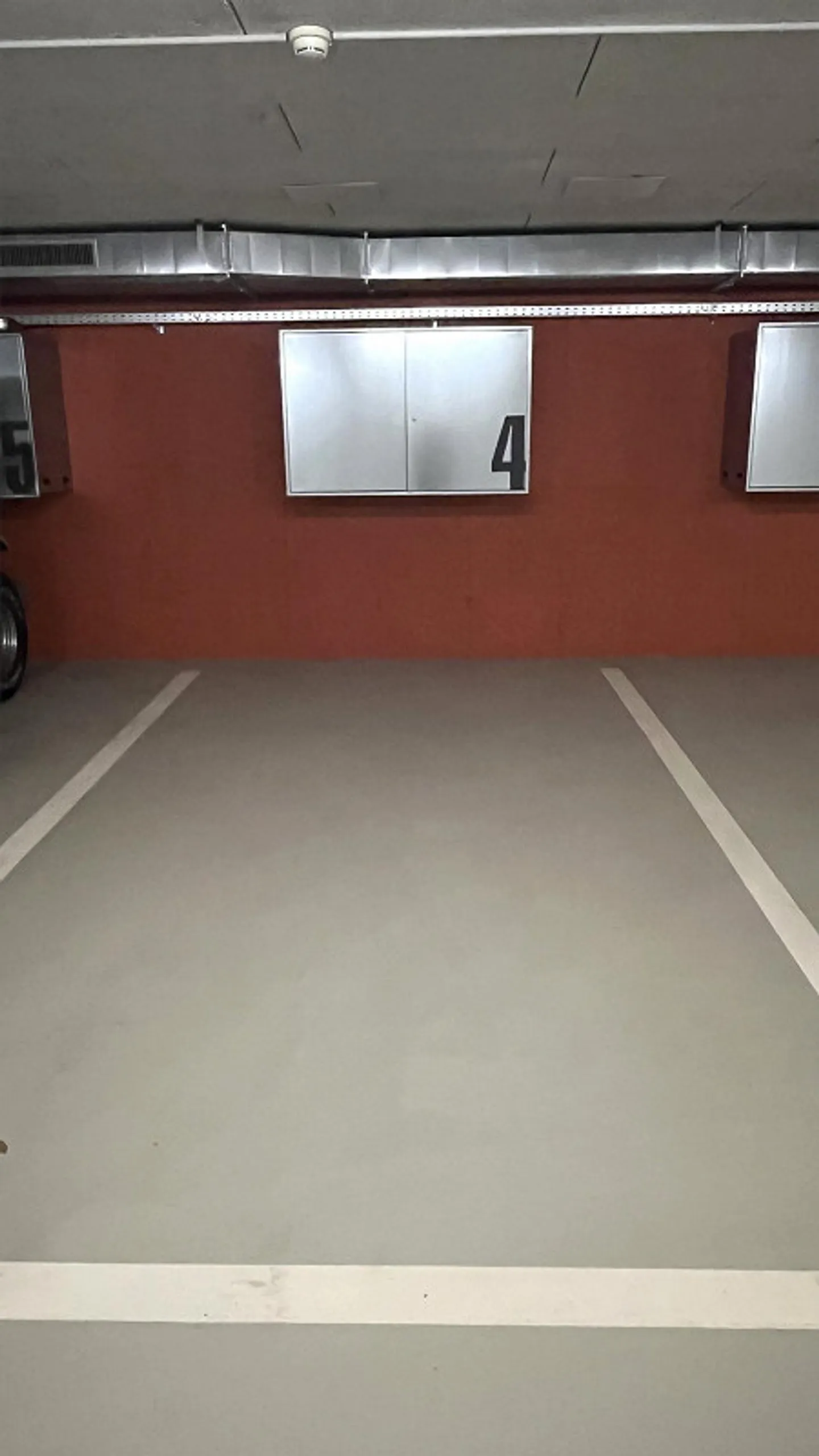 Underground parking space in top location in Gossau SG for sale - near public transport - Photo 2 of 7