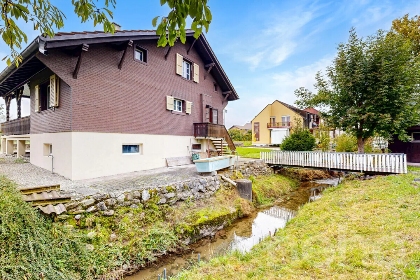 Charmantes Chalet mit Baupotenzial und großem Grundstück - Foto 5 von 13