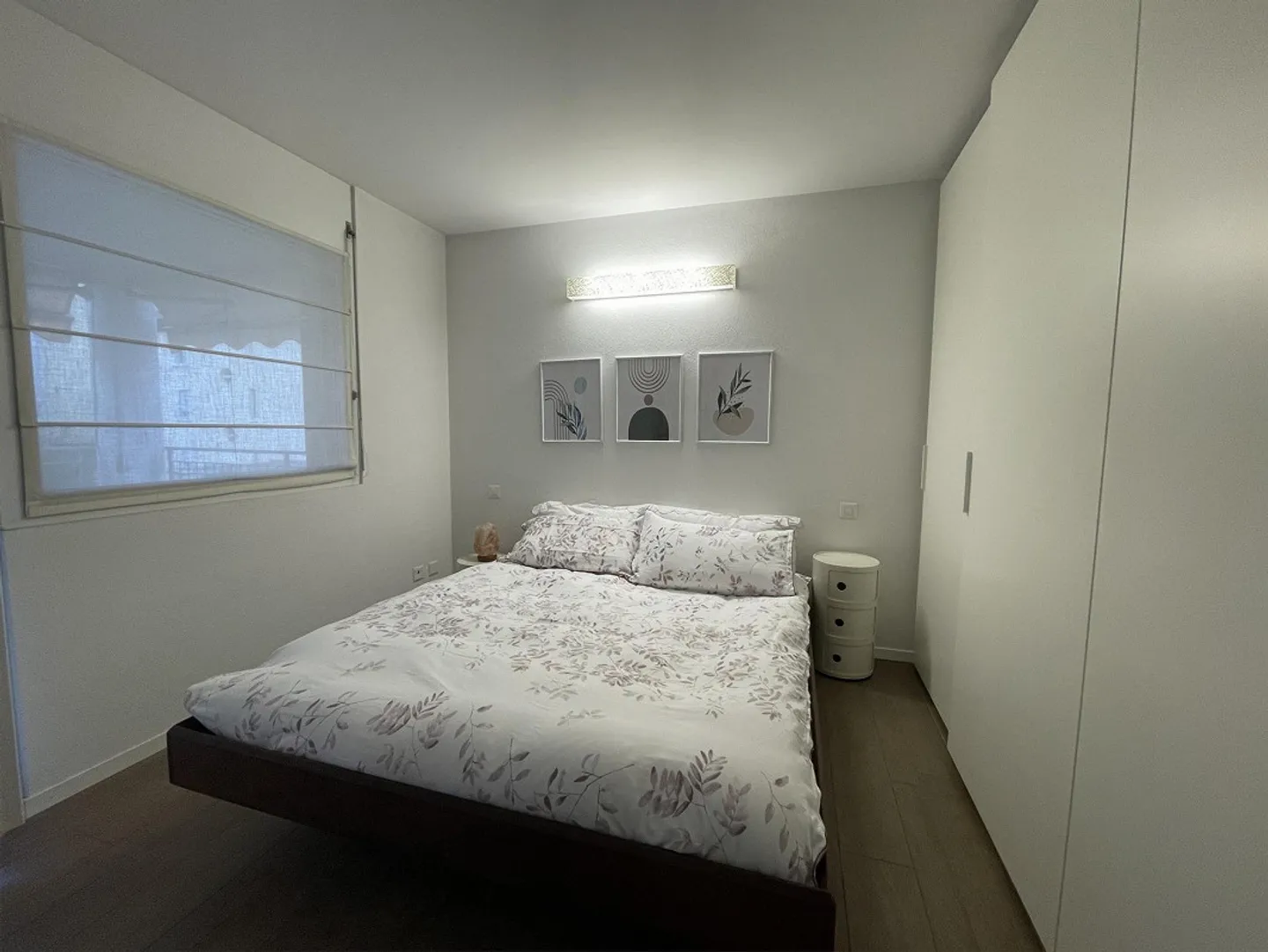 ELEGANTE UND GERÄUMIGE 2.5-WOHNUNG MIT GROSSER PARKMÖGLICHKEIT - Foto 10 von 13