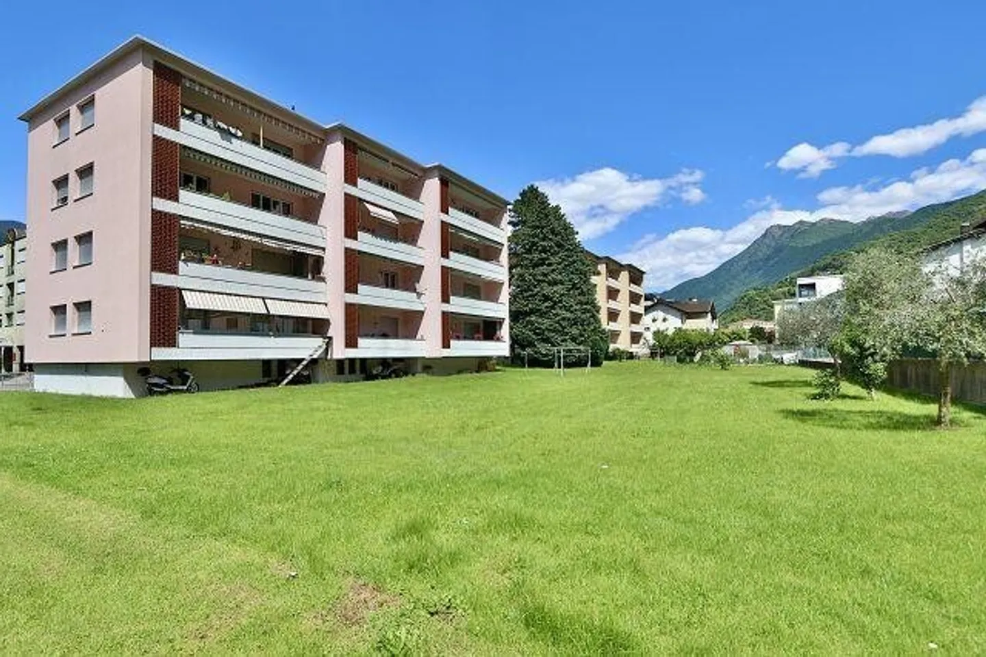 Gemütliche Wohnung mit Aussicht - Foto 1 von 13