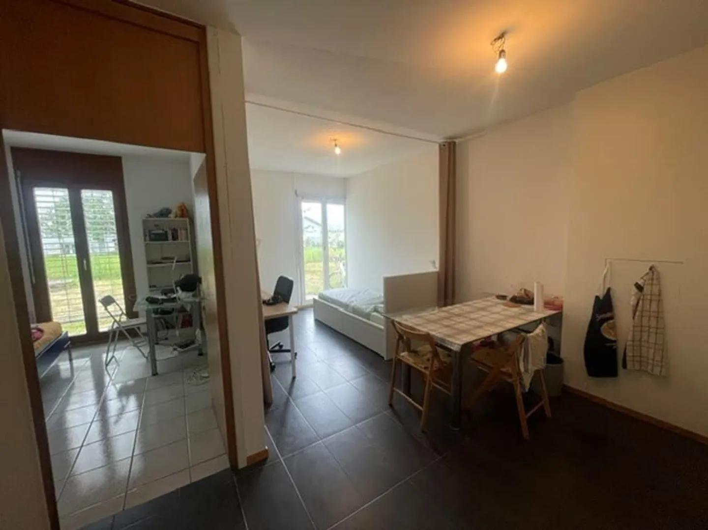 Schöne 2-Zimmer-Wohnung mit Garten Zugang in Essert-Pittet - Foto 3 von 4