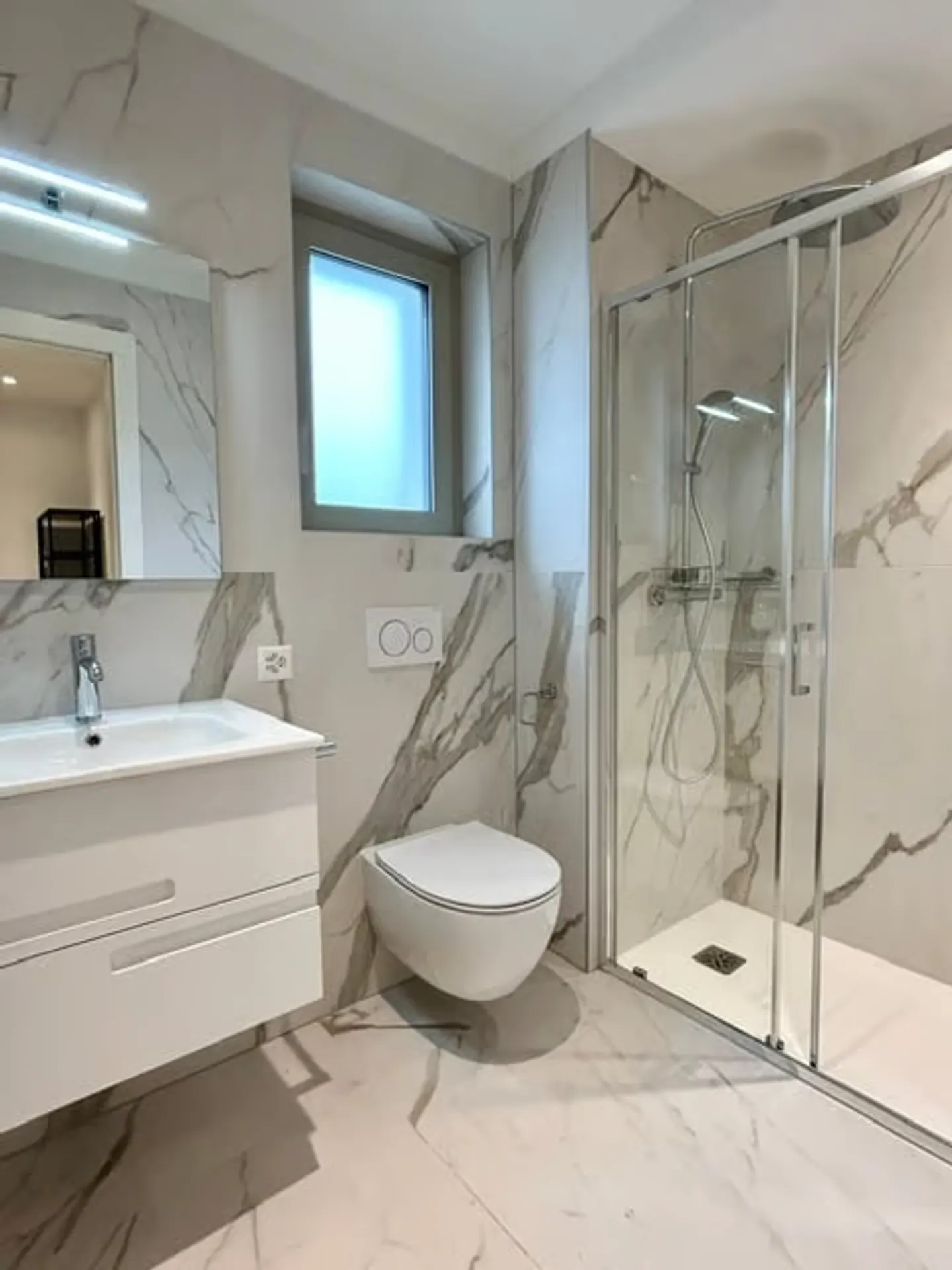 Luxus-Penthouse mit Terrasse und Jacuzzi in Massagno - Sofort verfügbar - Foto 22 von 29