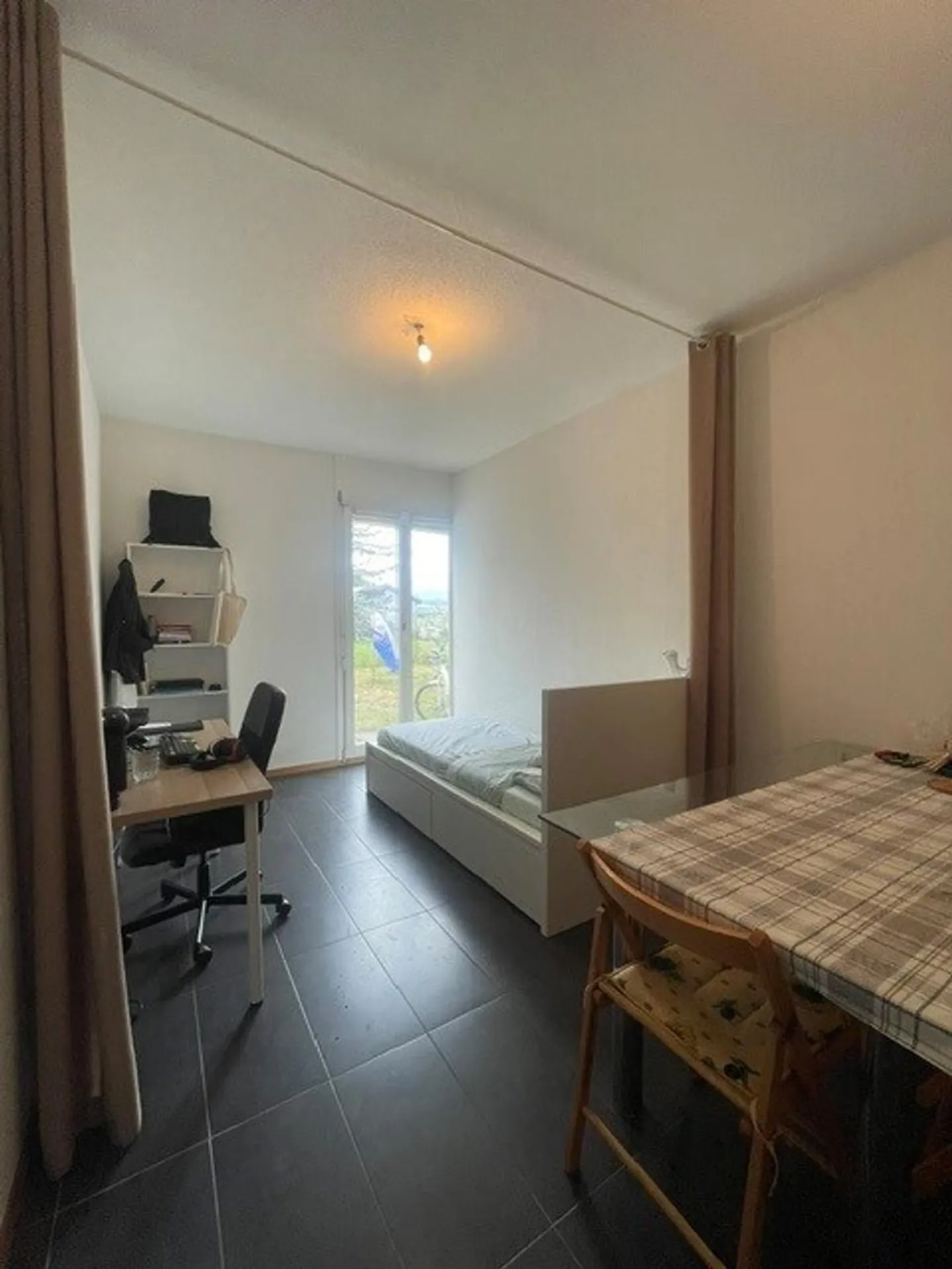 Schöne 2-Zimmer-Wohnung mit Garten Zugang in Essert-Pittet - Foto 2 von 4