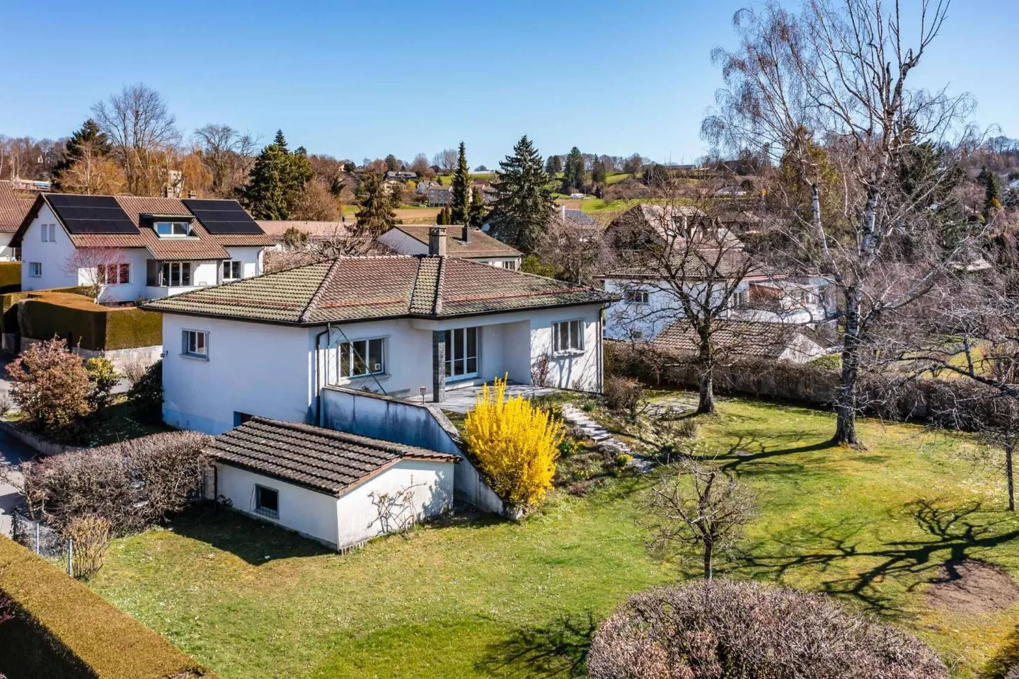 Villa spacieuse avec jardin - Photo 1 sur 6
