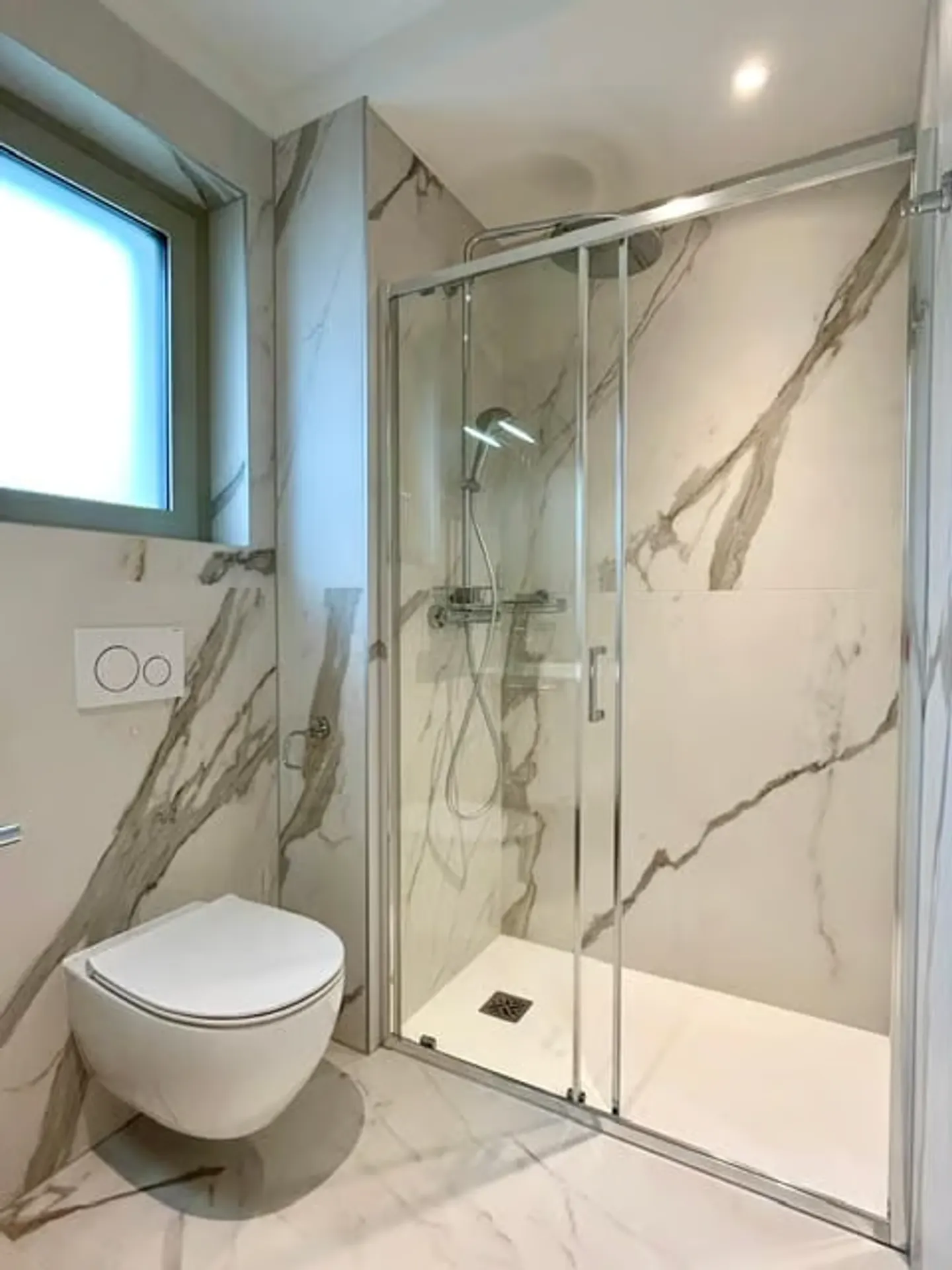 Luxus-Penthouse mit Terrasse und Jacuzzi in Massagno - Sofort verfügbar - Foto 27 von 29