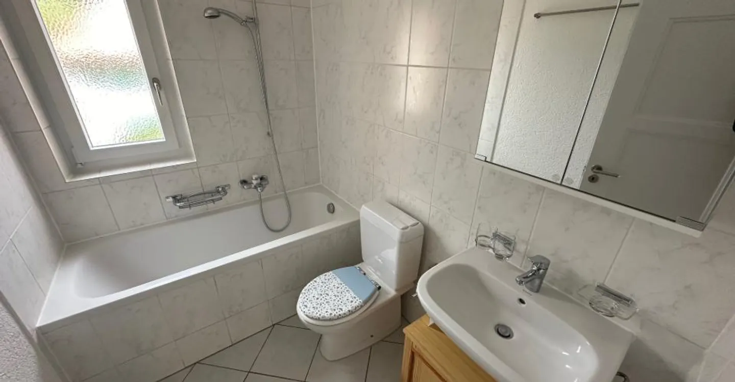 Zu vermieten: 3,5-Zimmer-Wohnung mit Terrasse, Principale 24 - Bévilard - Foto 5 von 8
