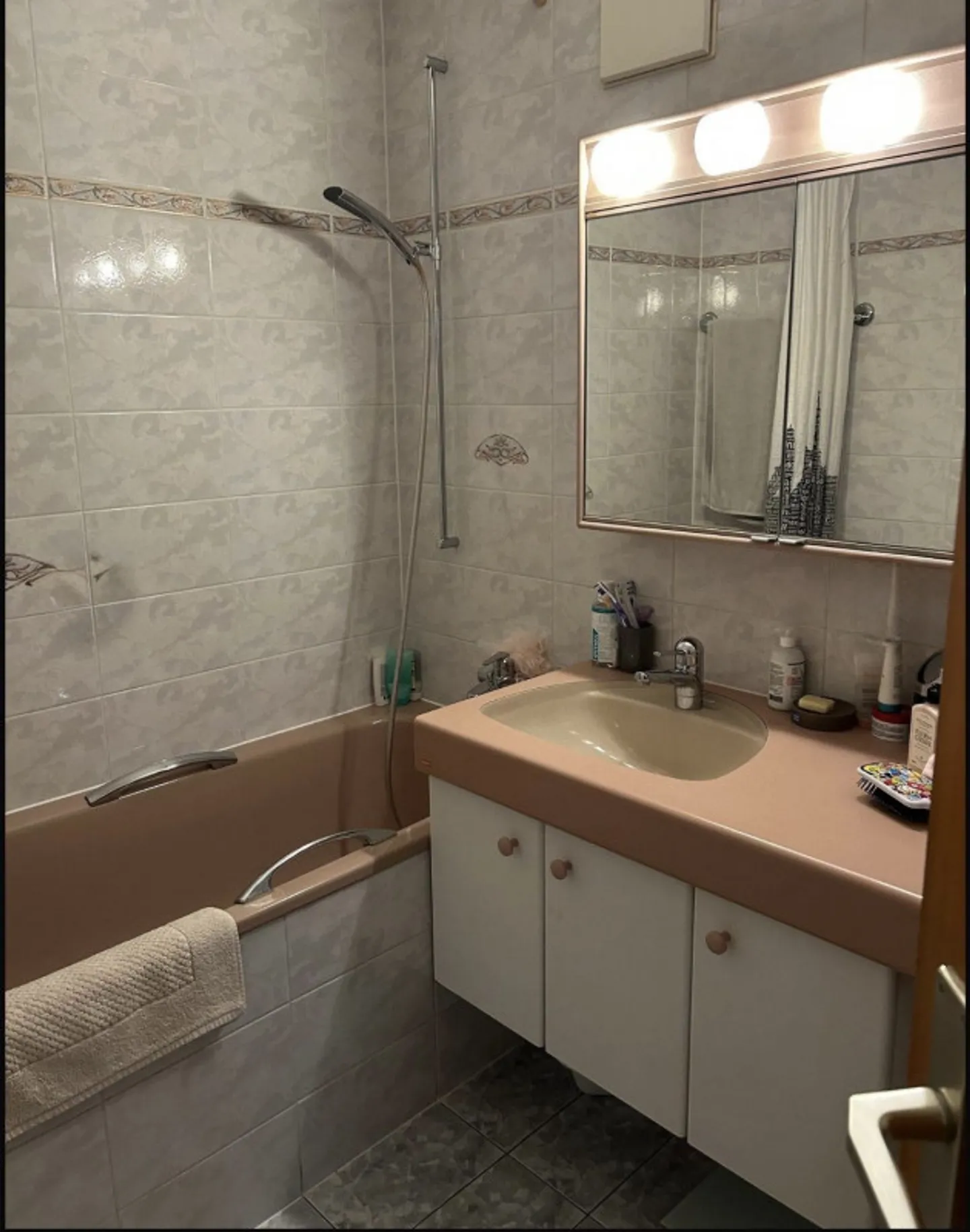 4.5-room apartment located in Veyrier - Photo 10 of 10