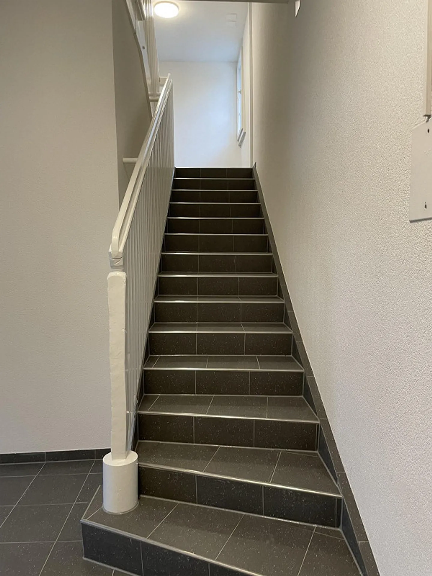 2.5-room apartment in the attic for rent in a central location - Photo 2 of 8