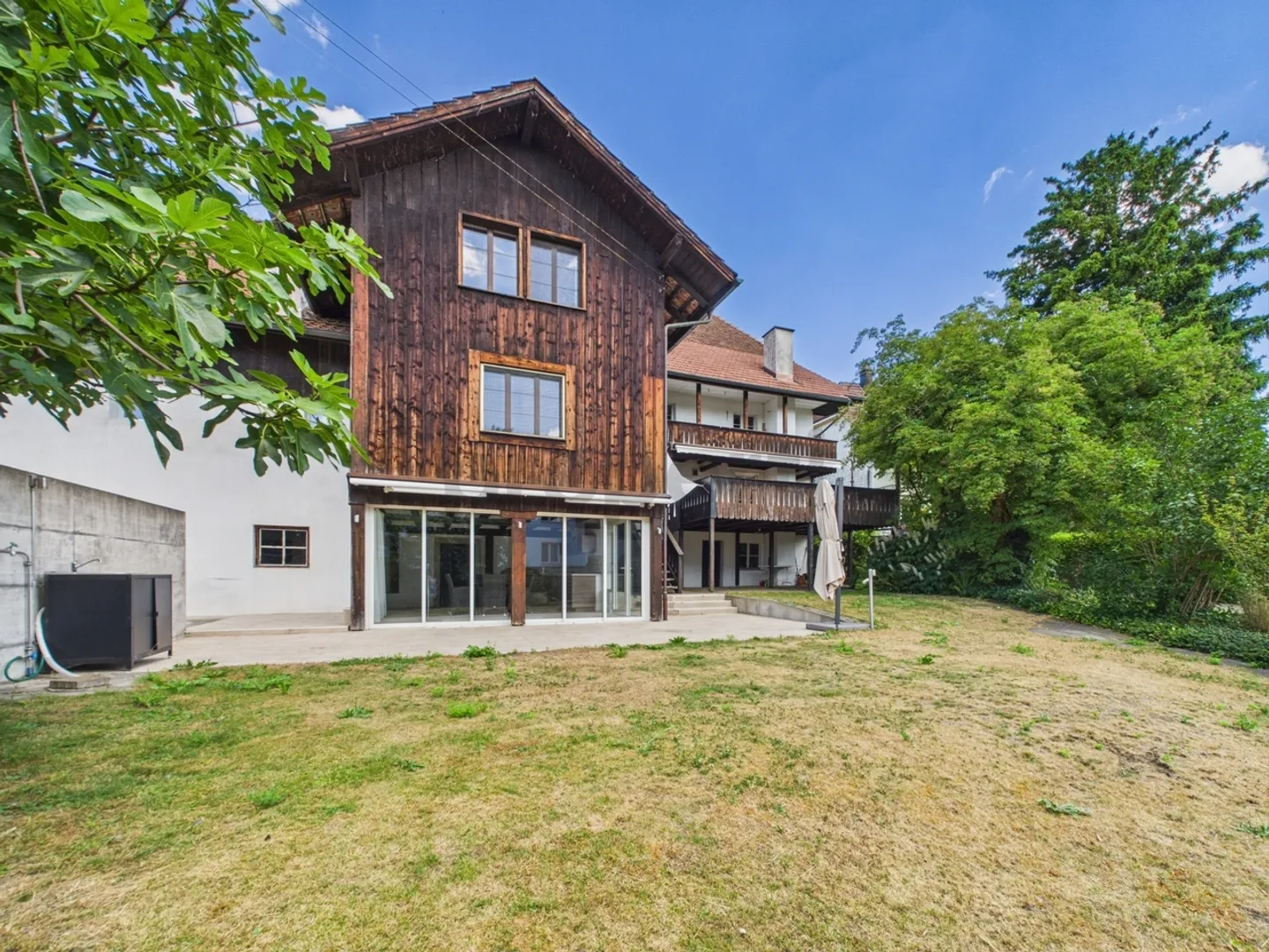 Historical 8.5-Room Farmhouse with Charm, Horse Stable and Large... - Photo 5 of 13