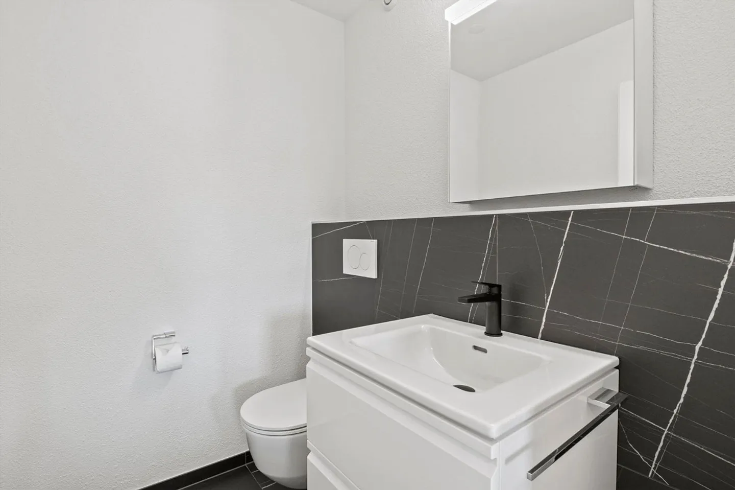 Appartamento moderno di 4,5 stanze con vista a Beggingen - Foto 8 di 13