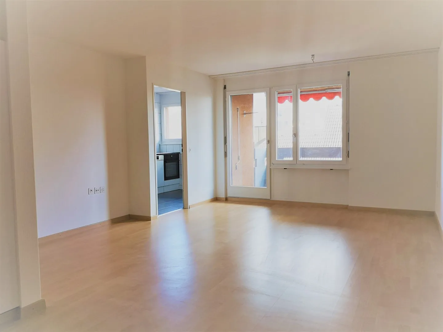 Appartement rénové, beau et moderne, 1,5 pièces, en emplacement central - 126 - Photo 1 sur 7