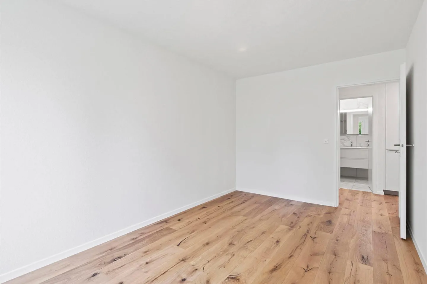 Appartamento moderno di 4,5 stanze con vista a Beggingen - Foto 10 di 13