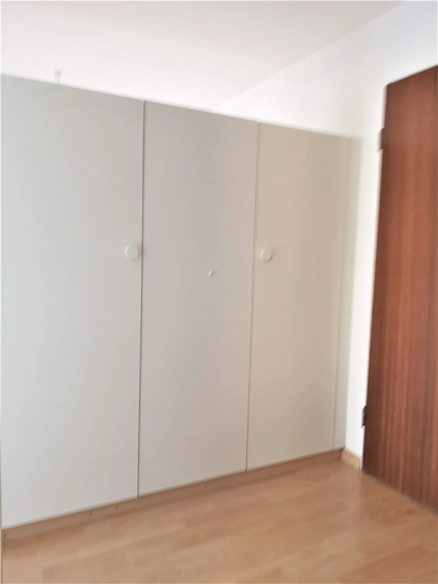 Appartement rénové, beau et moderne, 1,5 pièces, en emplacement central - 126 - Photo 6 sur 7