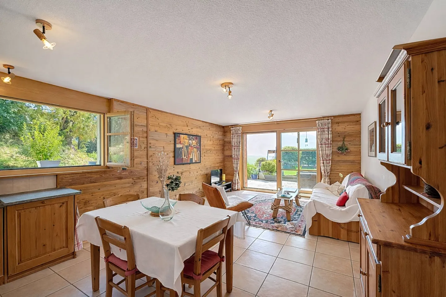 Charming Mountain Apartment - Photo 3 of 8