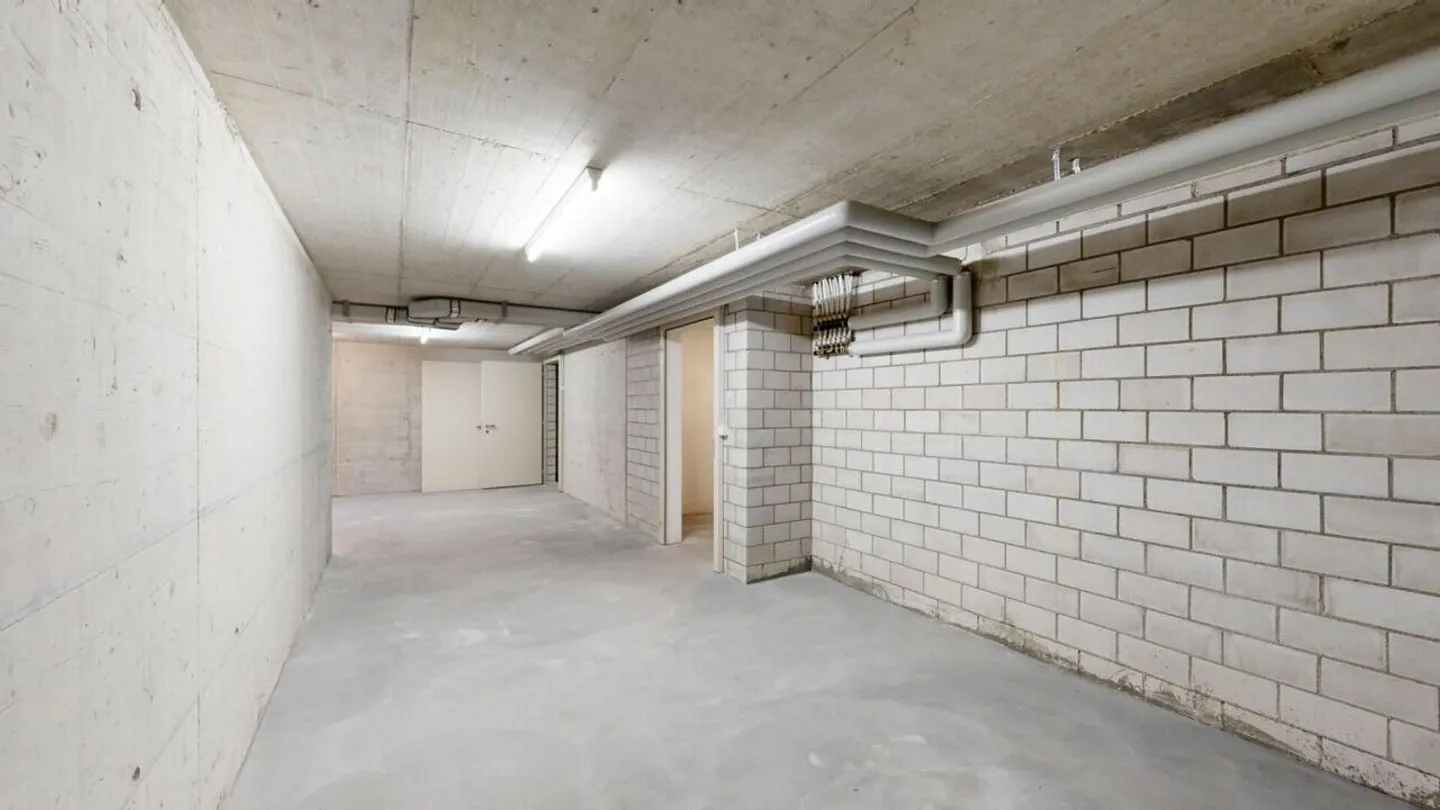 Here, residential dreams can come true - Terraced single-family house with great potential - Photo 15 of 17
