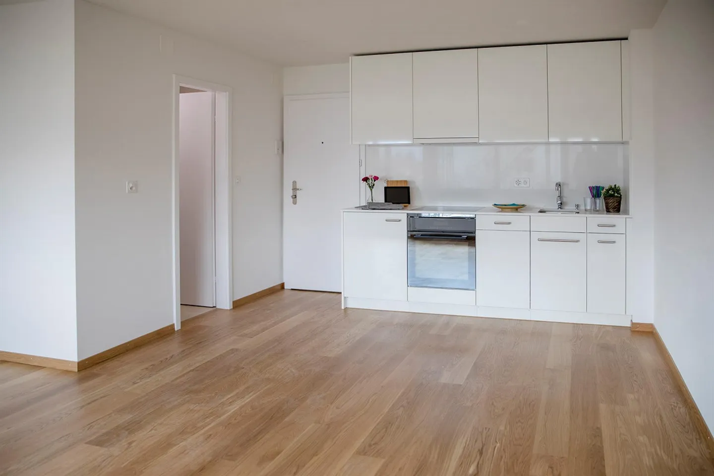 Bright Single Apartment in a Quiet Location! - Photo 3 of 7