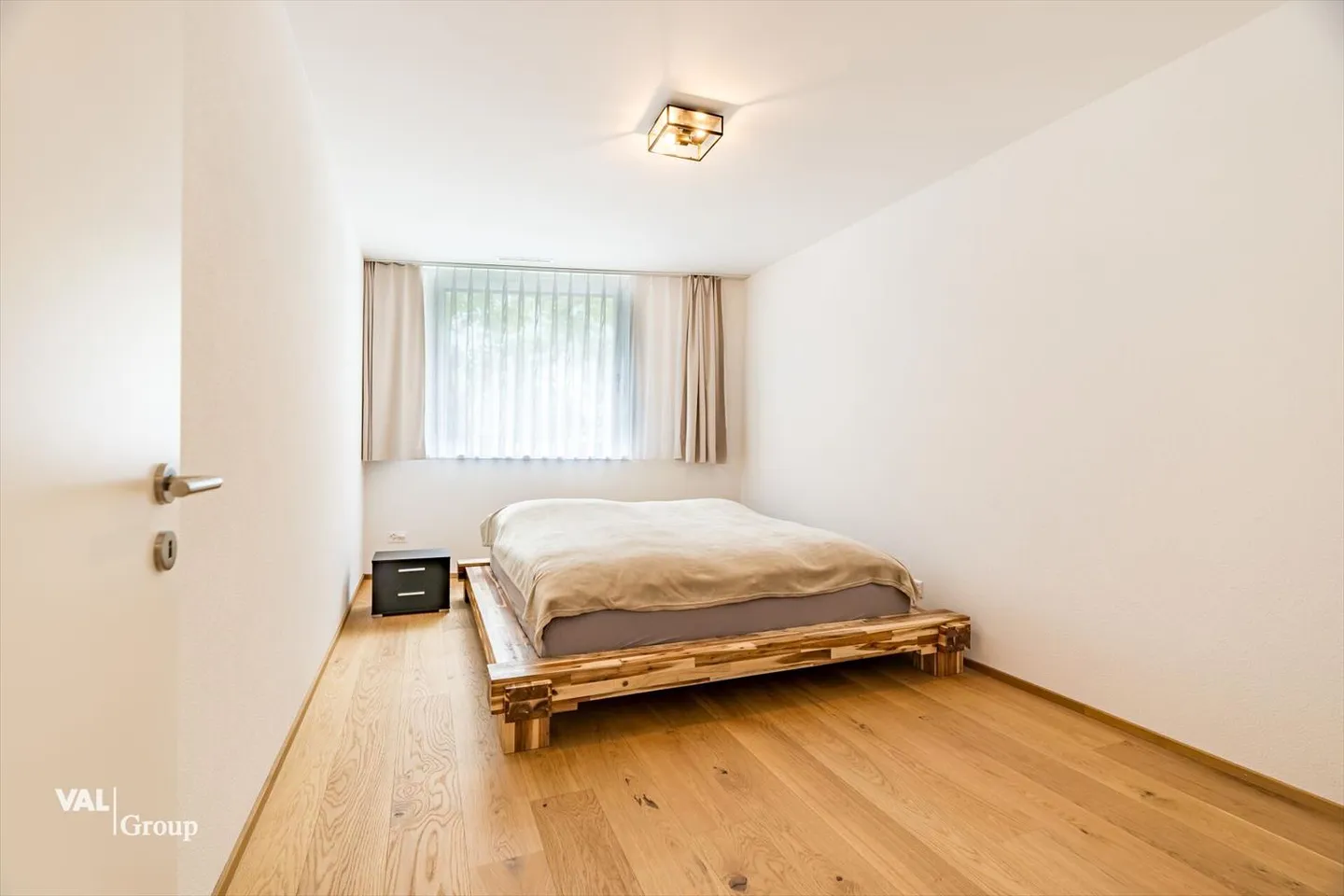 Centrally located, sustainably built, with plenty of space to live - Photo 10 of 13