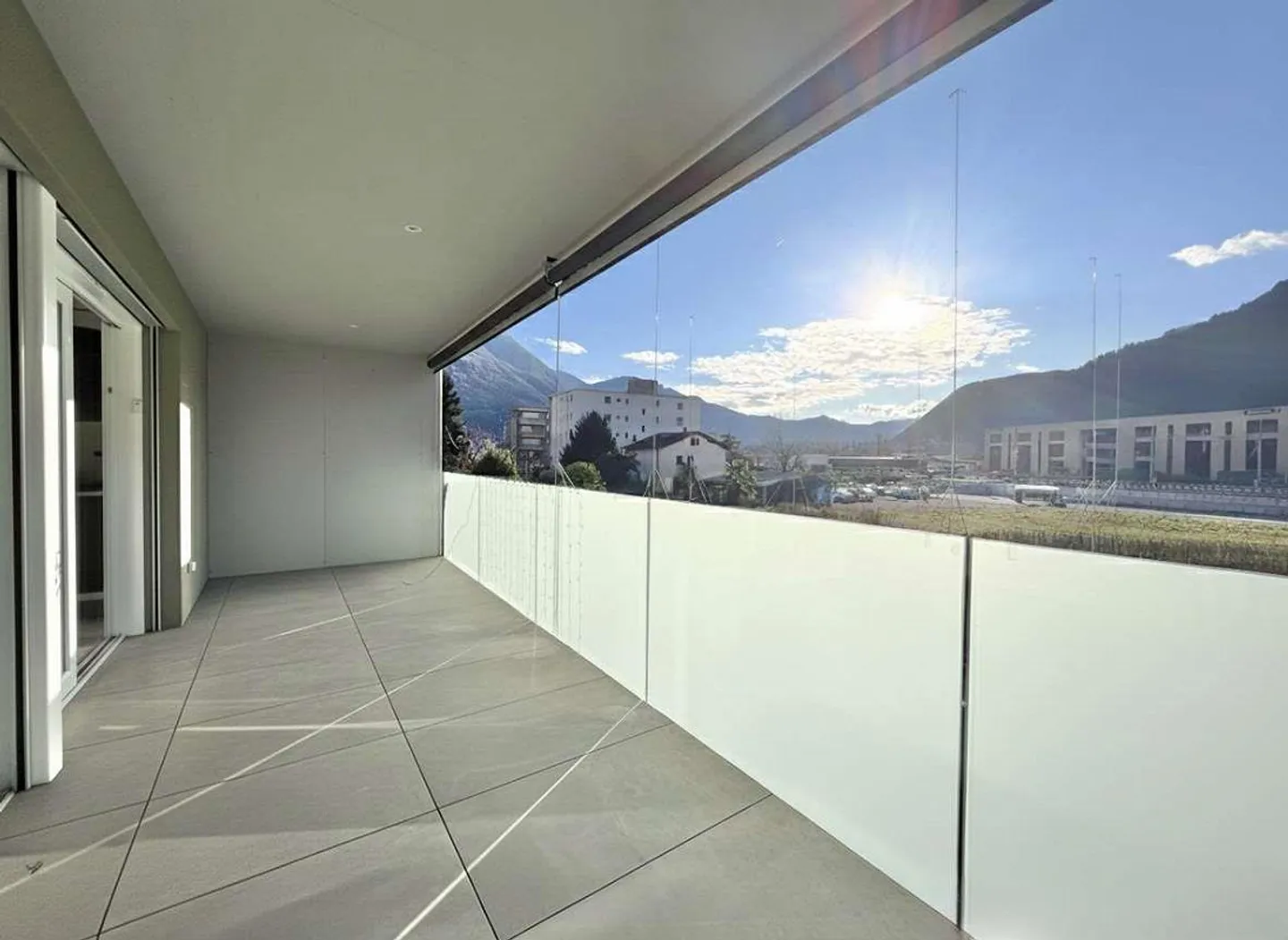 Moderno appartamento 3.5 locali a Castione-Arbedo - Photo 9 sur 9