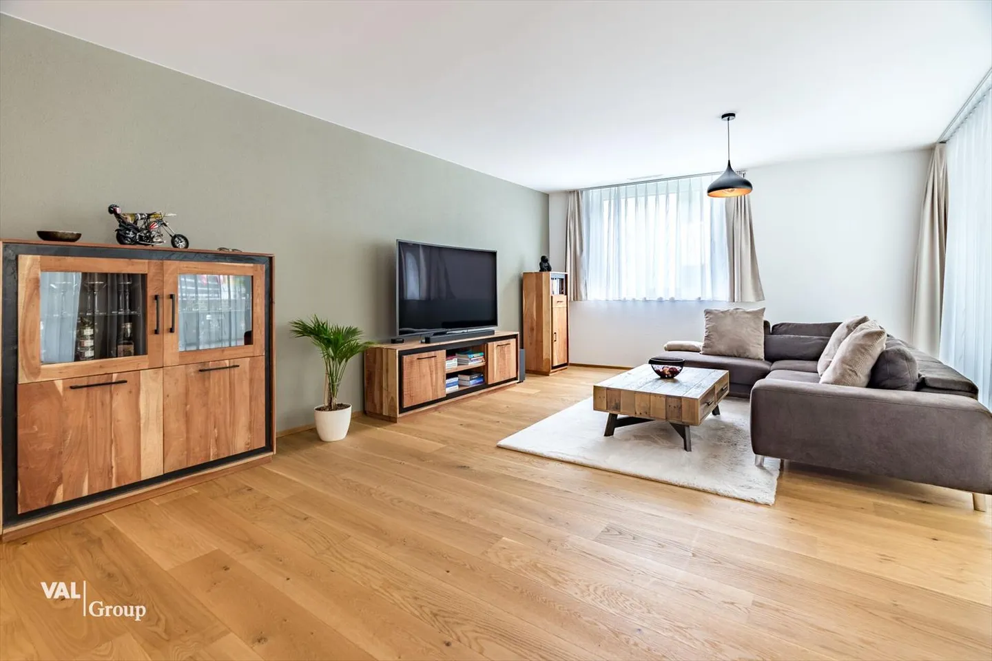 Centrally located, sustainably built, with plenty of space to live - Photo 6 of 13