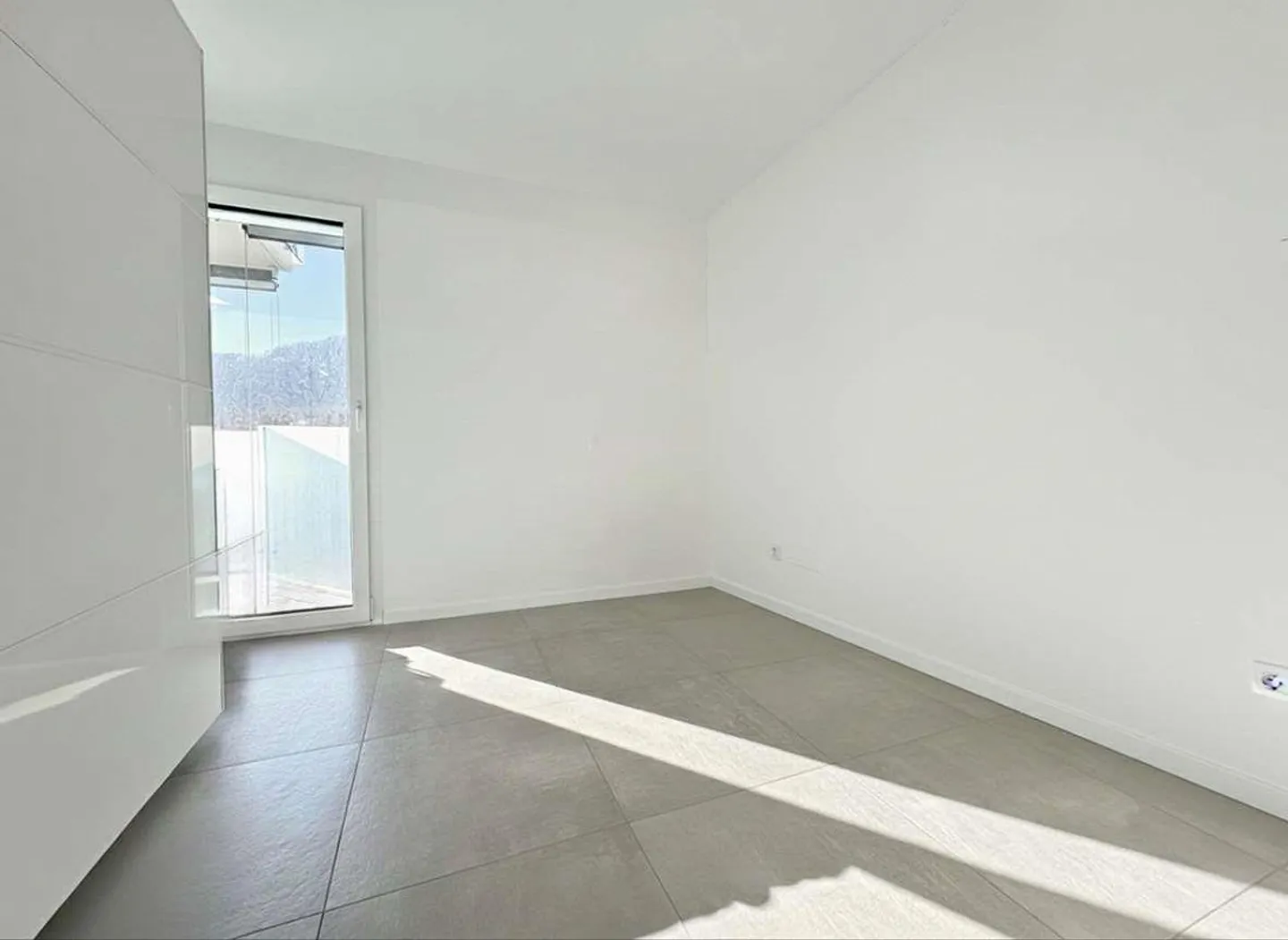 Moderno appartamento 3.5 locali a Castione-Arbedo - Photo 6 sur 9