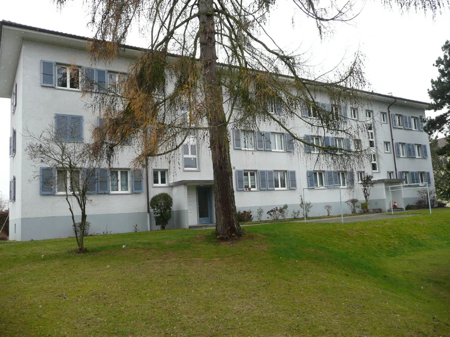 Appartement 3 pièces dans un emplacement calme - Photo 1 sur 9