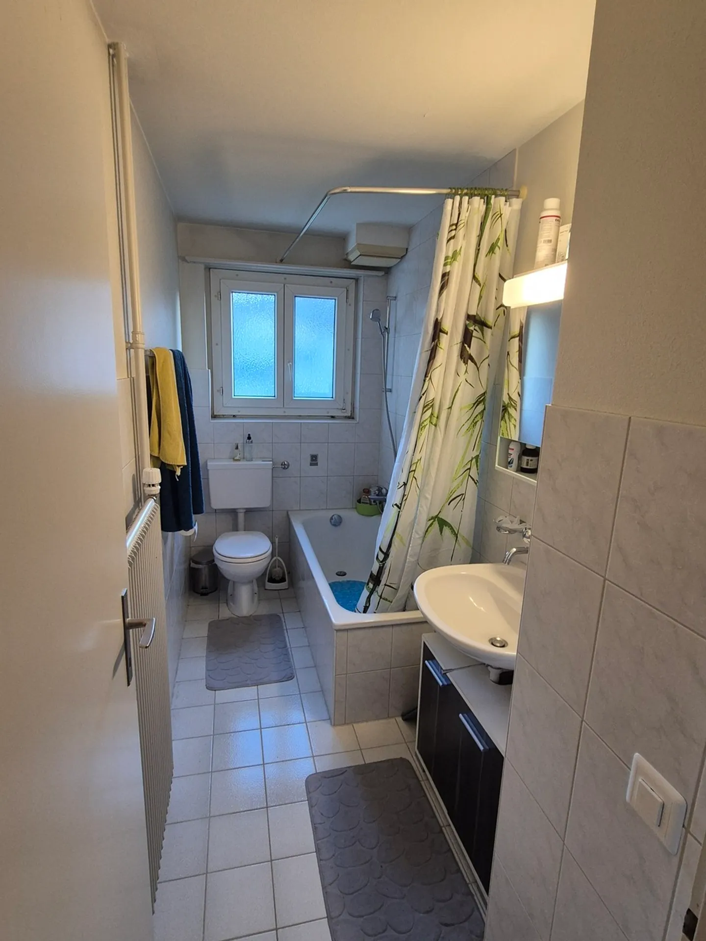 Appartement 3 pièces dans un emplacement calme - Photo 3 sur 9