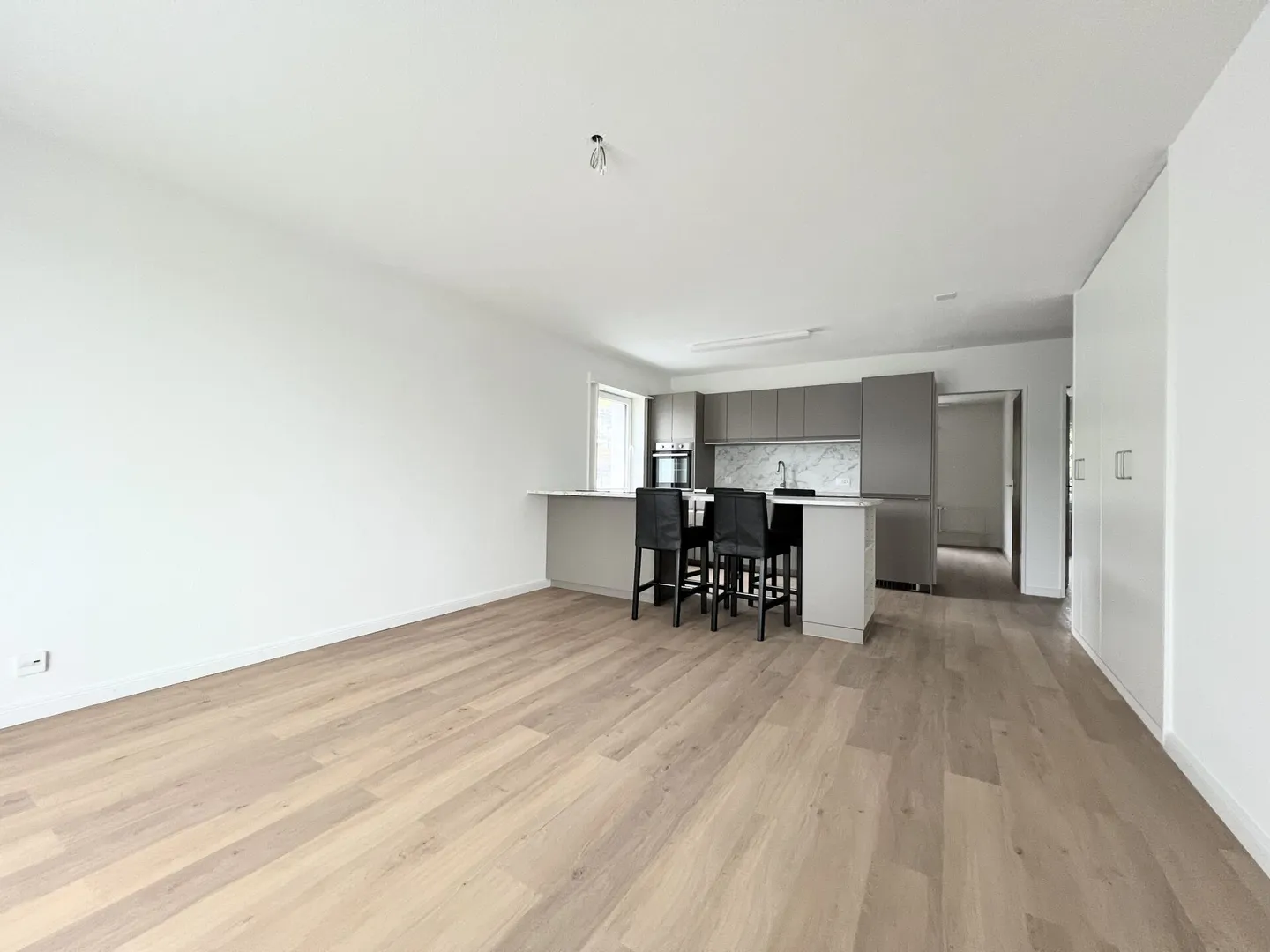 Appartement moderne de 4,5 pièces dans un emplacement calme - Photo 3 sur 9