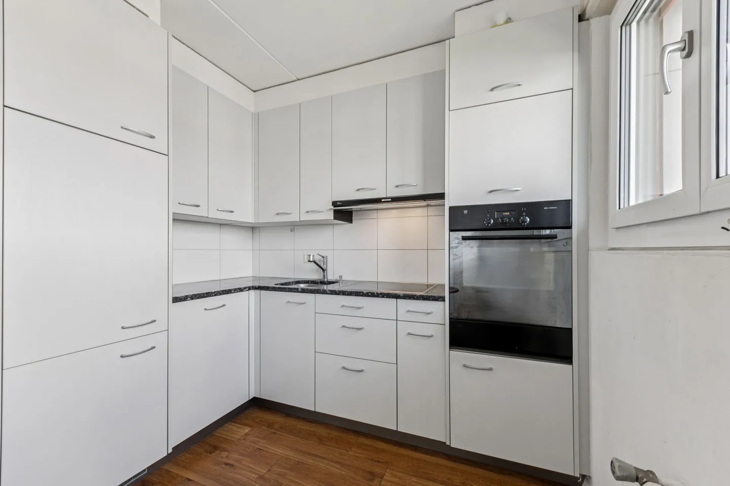 High-yield property with development potential in a quiet location - Photo 3 of 13