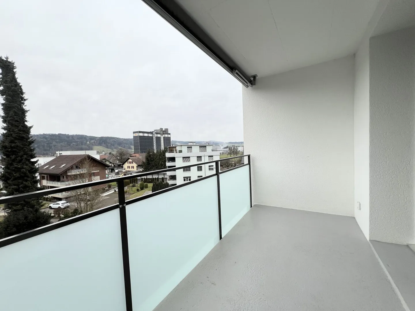 Appartement moderne de 4,5 pièces dans un emplacement calme - Photo 8 sur 9