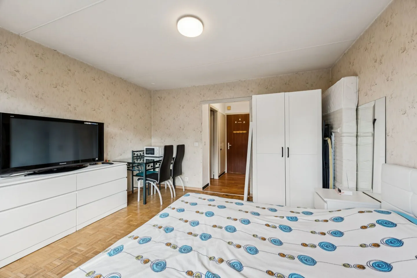 High-yield property with development potential in a quiet location - Photo 6 of 13