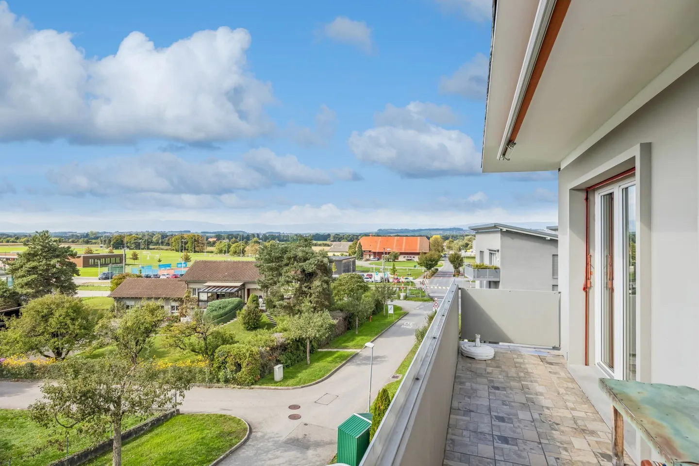 High-yield property with development potential in a quiet location - Photo 10 of 13