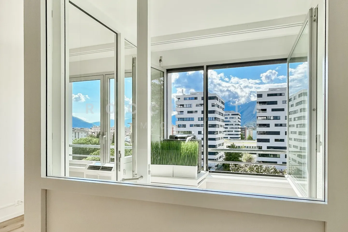 Modern studio completely renovated in the center - Photo 1 of 8